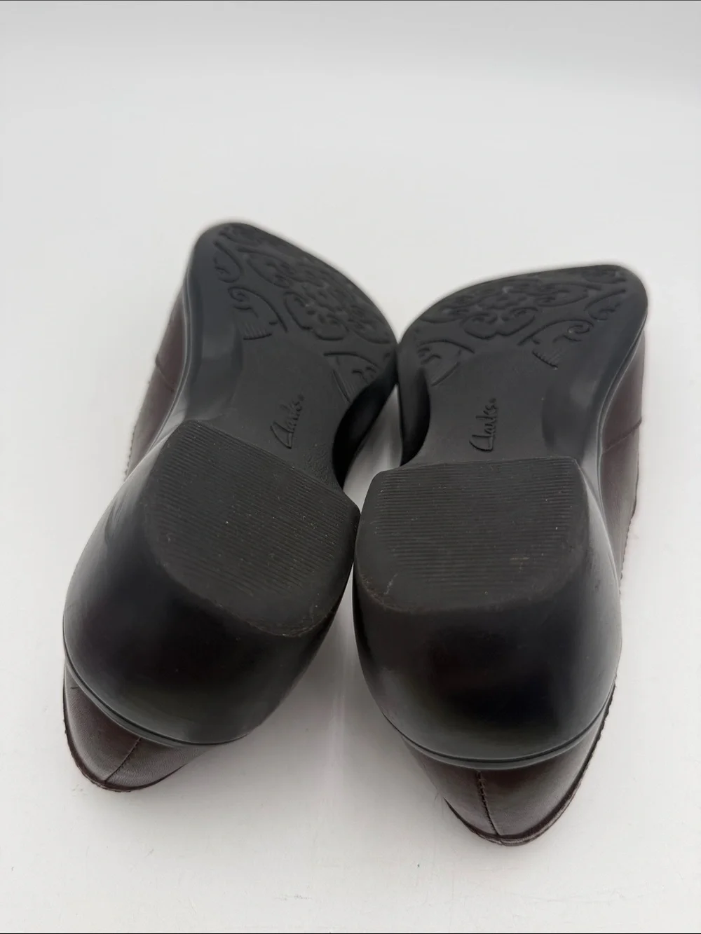 Clarks Women's Brown Leather Slip-On Loafers 6.5M casual office comfort retro